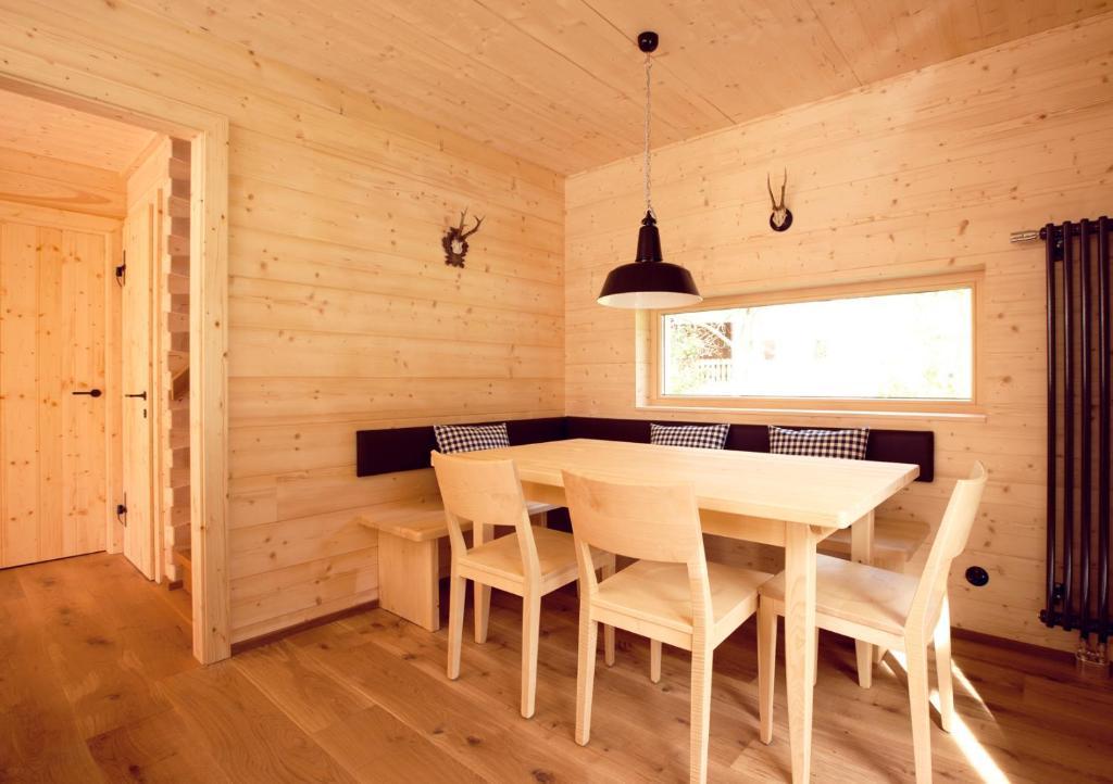 Casalpin Chalets Brand  Bilik gambar